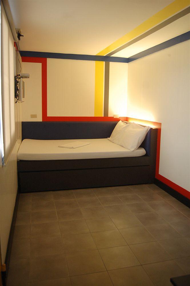 Hotel V Angeles Esterno foto